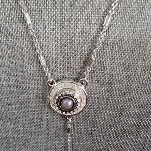 Necklaces - Picture 5 of 8